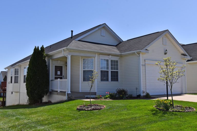 Four Seasons in Dumfries Luxury Main Level Living Claudia S. Nelson